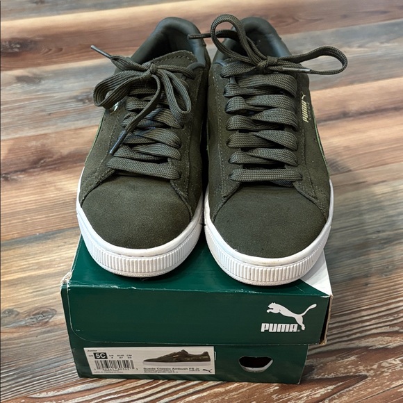 Puma women’s suede sneakers - Picture 3 of 4